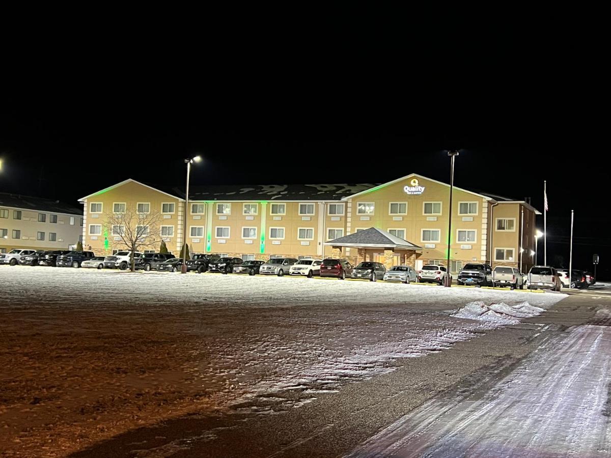 Quality Inn & Suites Wisconsin Dells Downtown - Waterparks Area Exterior foto