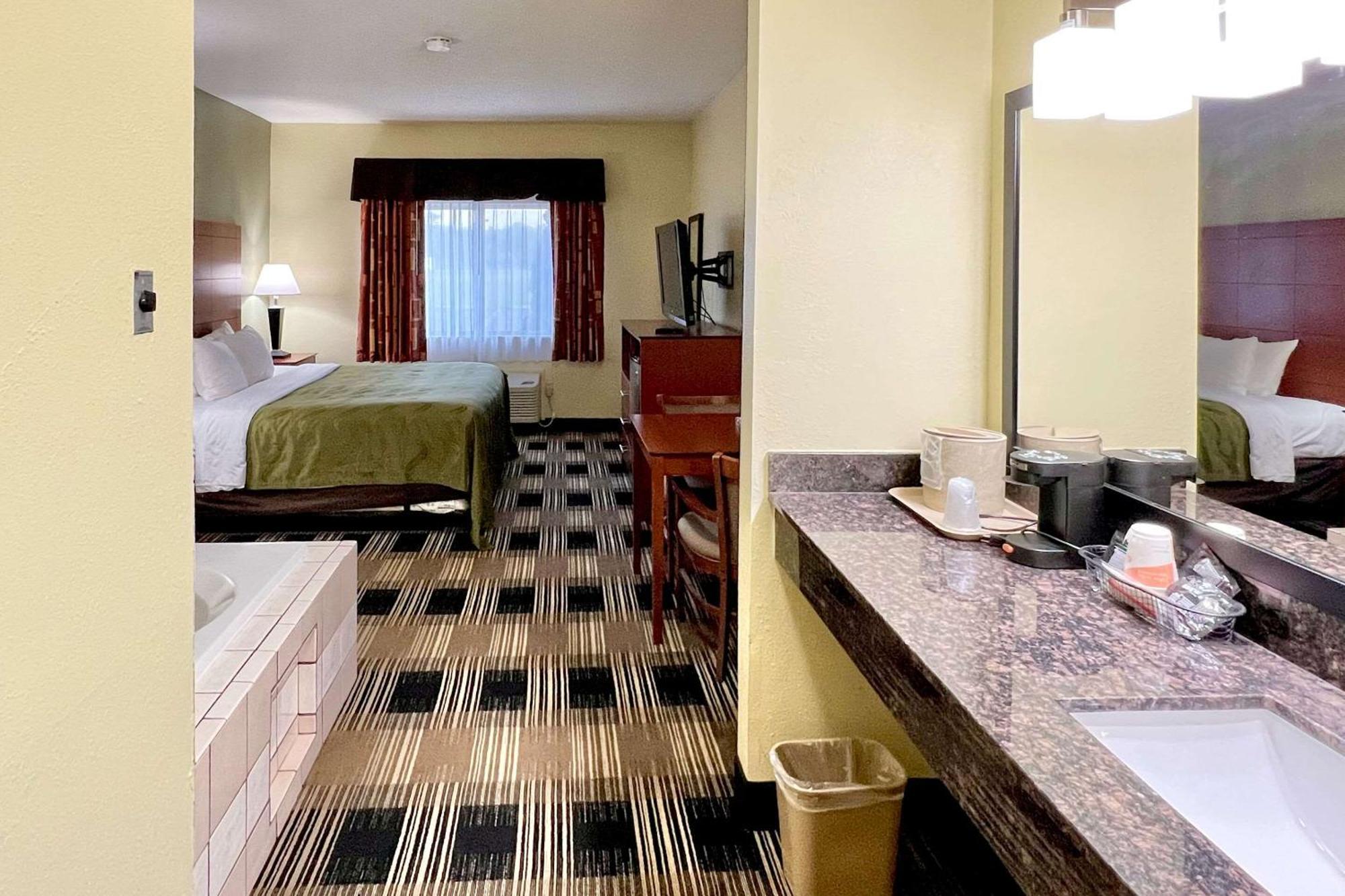 Quality Inn & Suites Wisconsin Dells Downtown - Waterparks Area Exterior foto