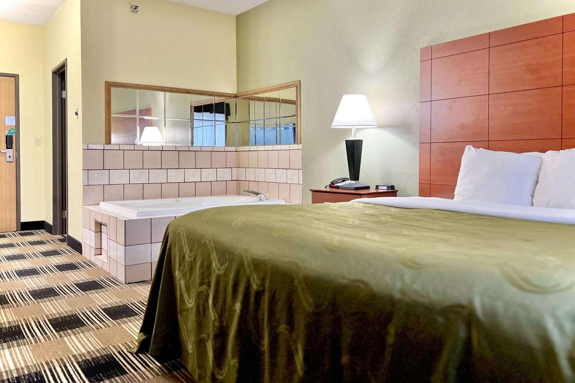 Quality Inn & Suites Wisconsin Dells Downtown - Waterparks Area Exterior foto